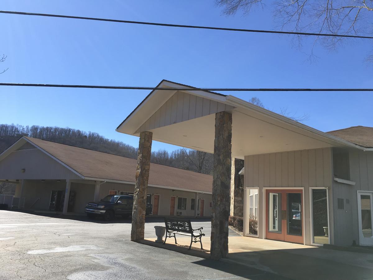 University Inn Cullowhee Екстер'єр фото