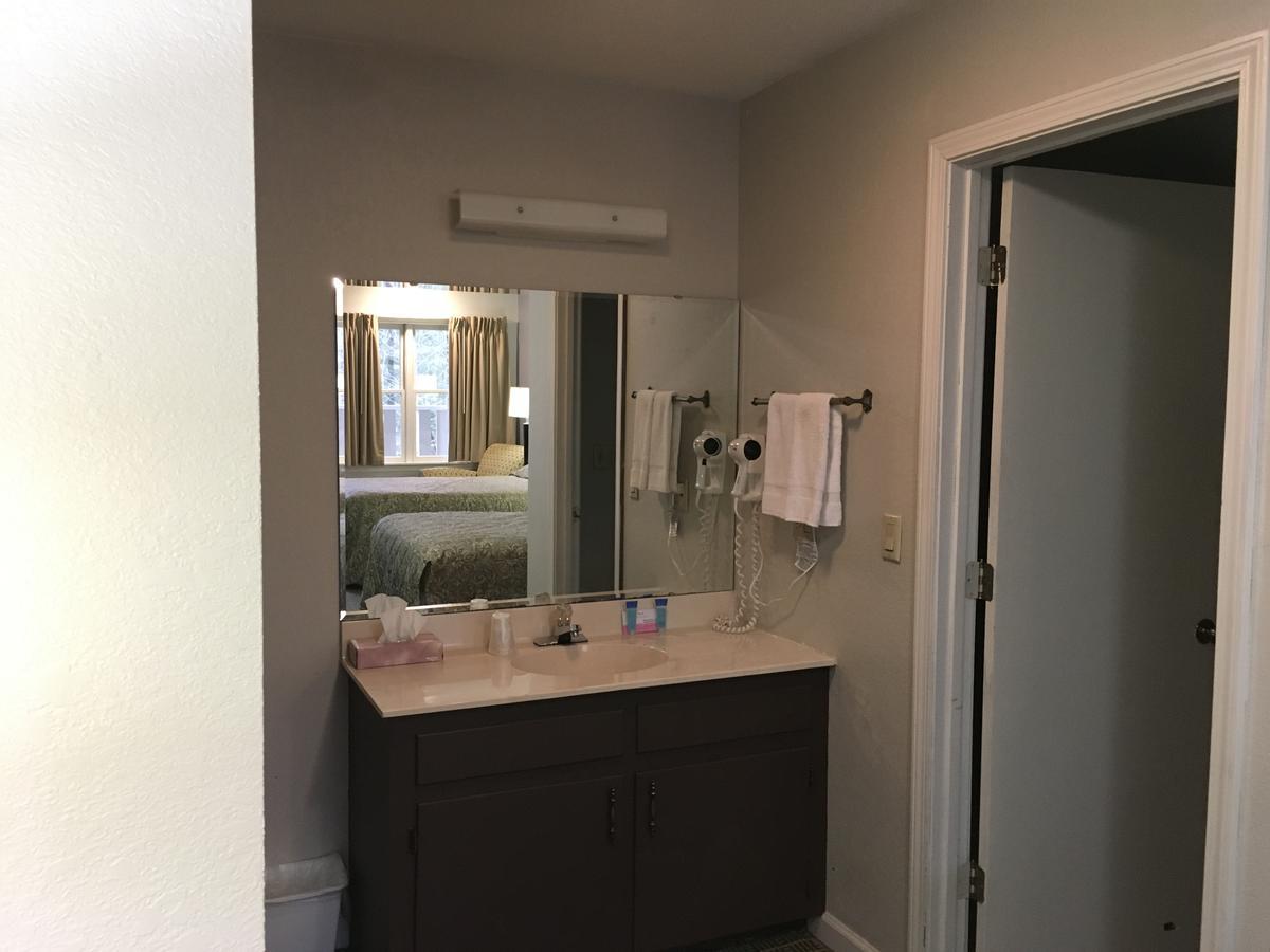 University Inn Cullowhee Екстер'єр фото