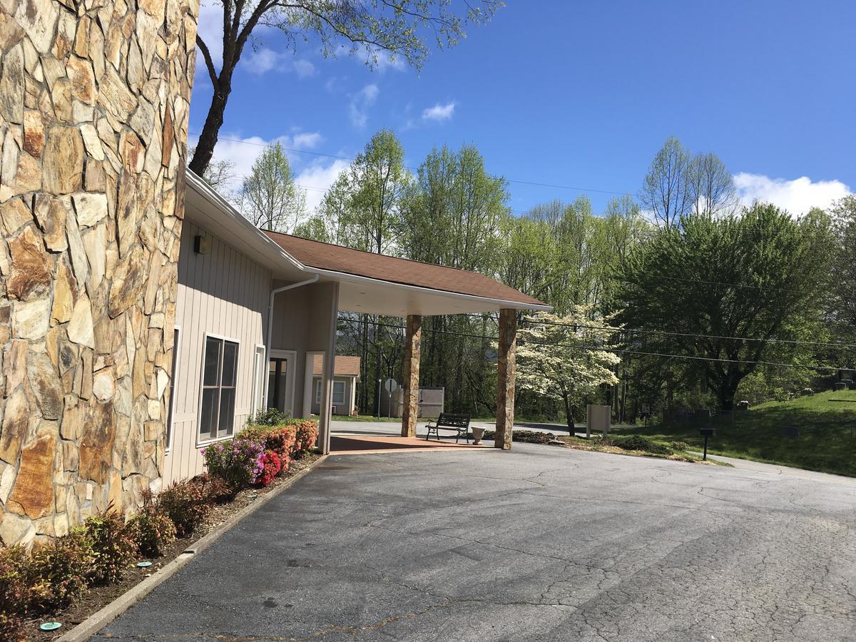 University Inn Cullowhee Екстер'єр фото