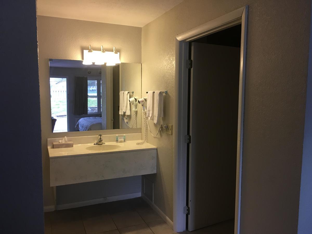 University Inn Cullowhee Екстер'єр фото